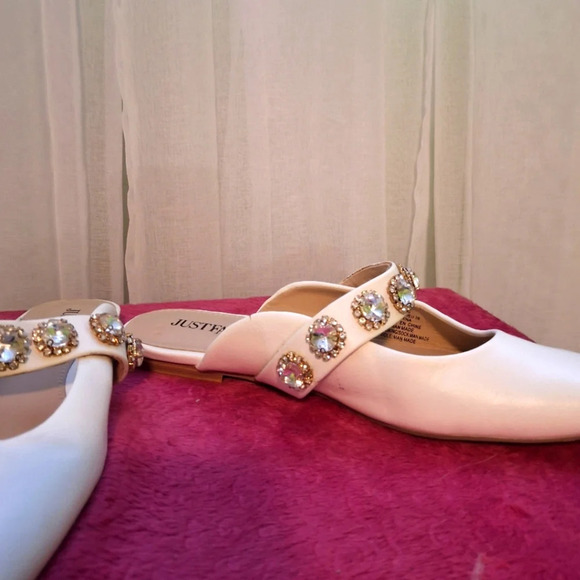 White  open back mule, jeweled strap, size 7.5 us, excellent used condition - Picture 3 of 6